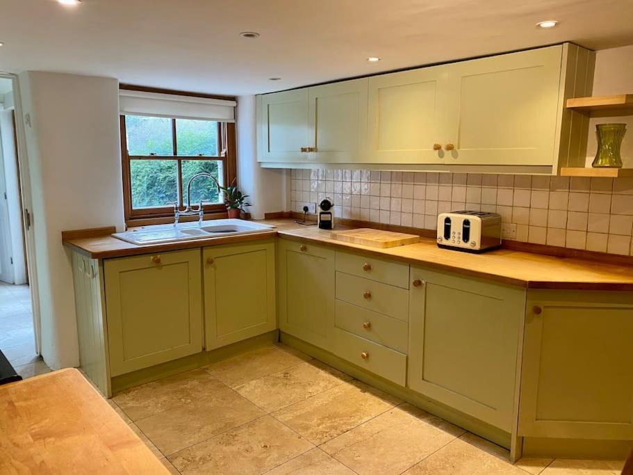 צ'יפינג נורטון Cotswold Home Over 4 Floors - Perfect For Families Friends Contractors מראה חיצוני תמונה
