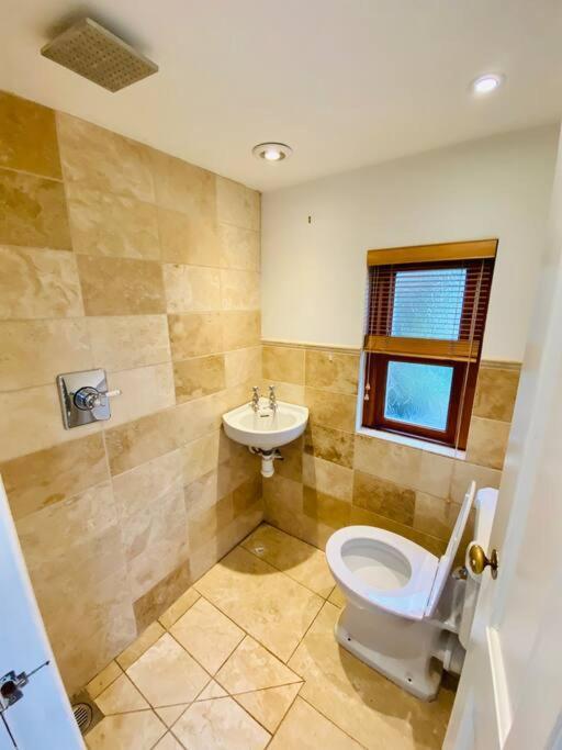 צ'יפינג נורטון Cotswold Home Over 4 Floors - Perfect For Families Friends Contractors מראה חיצוני תמונה